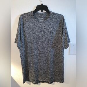 Under Armour T-shirt